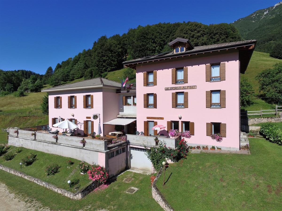 Albergo Alpino Da Tullio Avio Exteriér fotografie