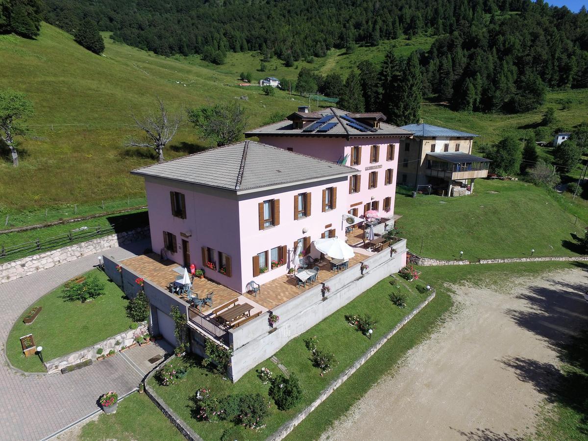 Albergo Alpino Da Tullio Avio Exteriér fotografie