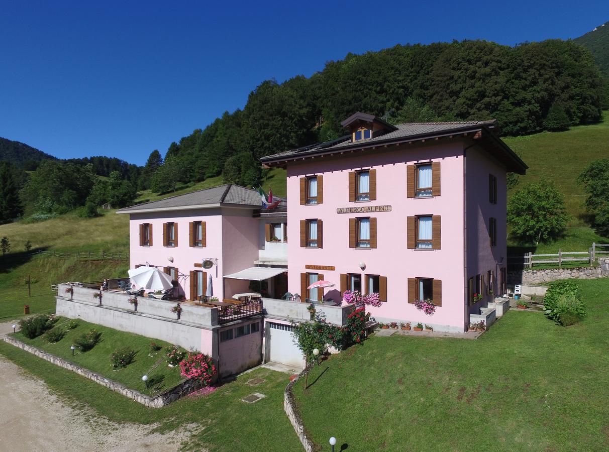 Albergo Alpino Da Tullio Avio Exteriér fotografie